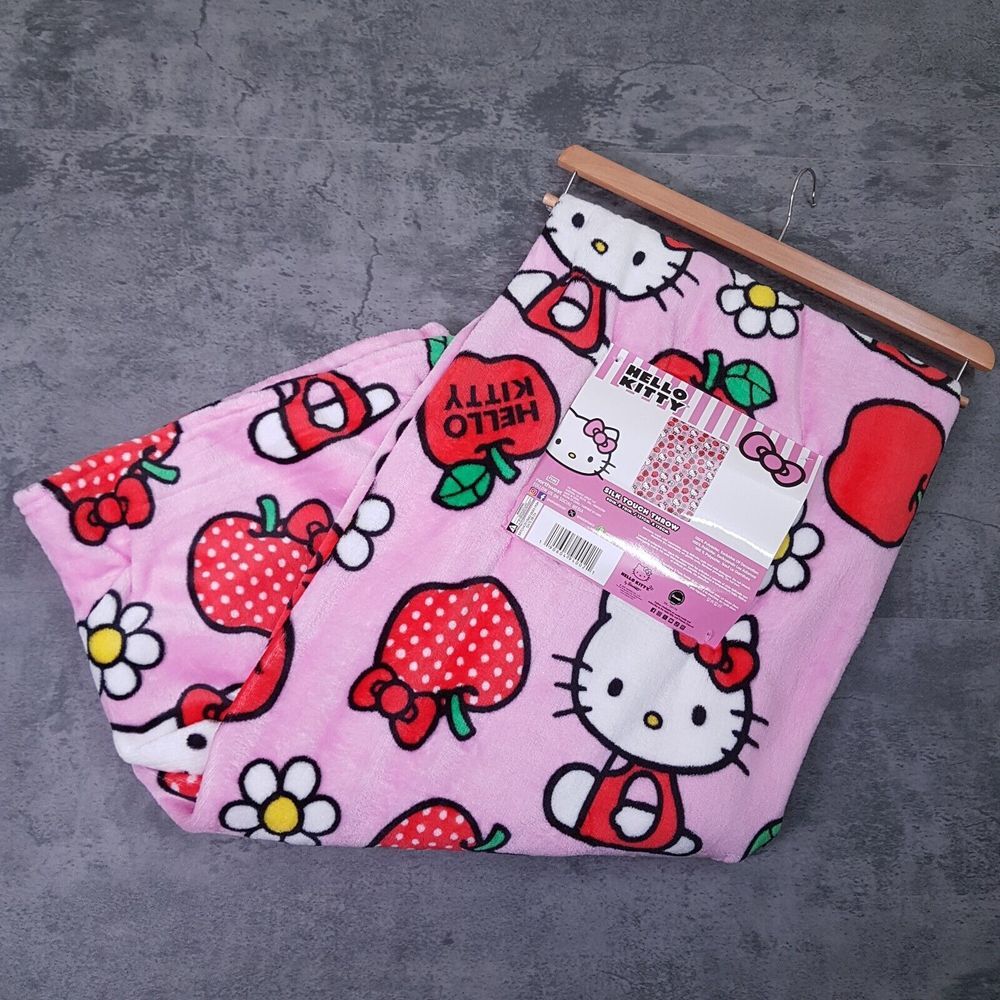 HELLO KITTY 50x70" Throw‎ Blanket Pink Silky Touch Apples Flowers Red